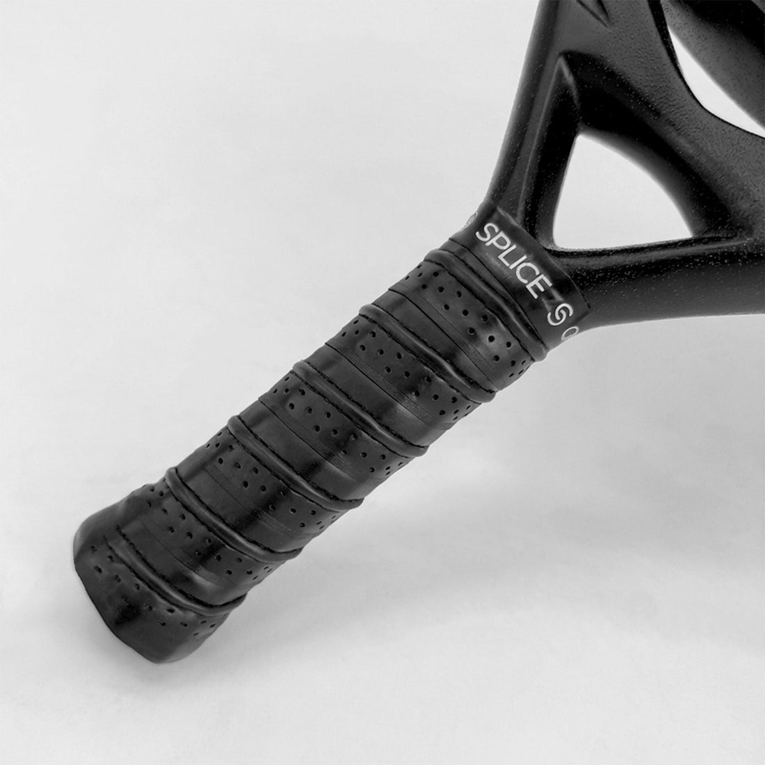 Hoe breng je een overgrip aan op je padelracket?